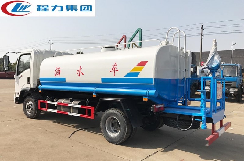 東風D912新款8-12方灑水車