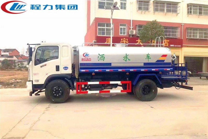 東風D912新款8-12方灑水車