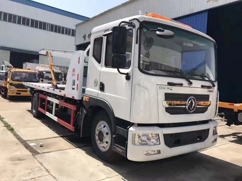 東風(fēng)D9一拖三清障車(chē)