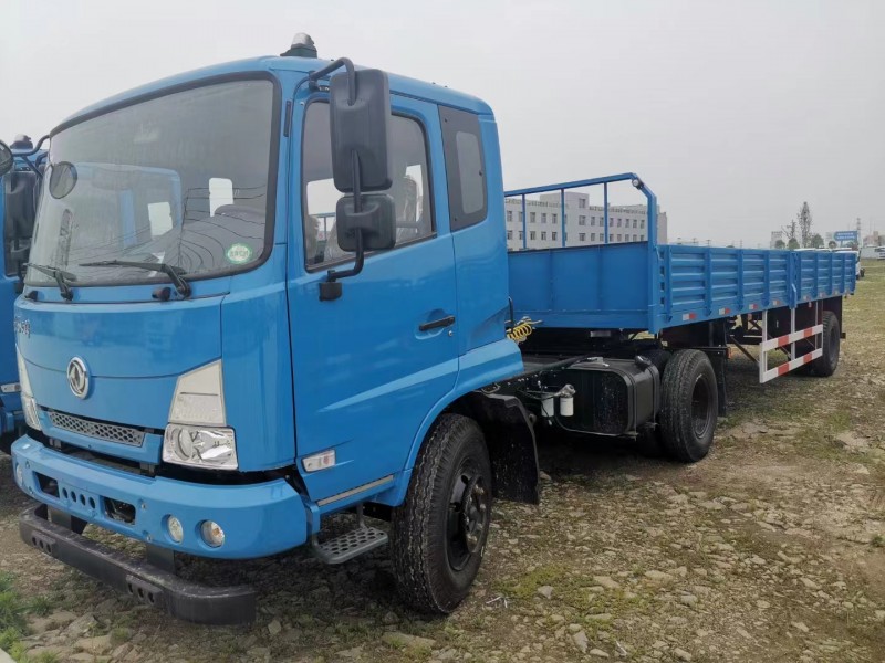 東風(fēng)天錦KS半掛教練車(chē)
